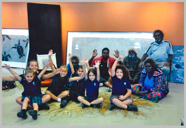 Indigeneous Art event, children and artists Indigeneous Art @IGS-1